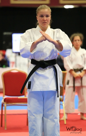 Radn�ti Bettina - Kaiten America karate ruh�ban a 2016-os Dublini WUKF VB-n