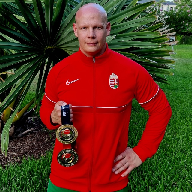 P�nzes Tam�s - 10 x karate vil�gbajnok