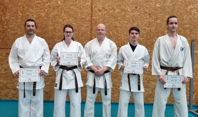 SZAC Karate SE sikeres vizsg�z�i